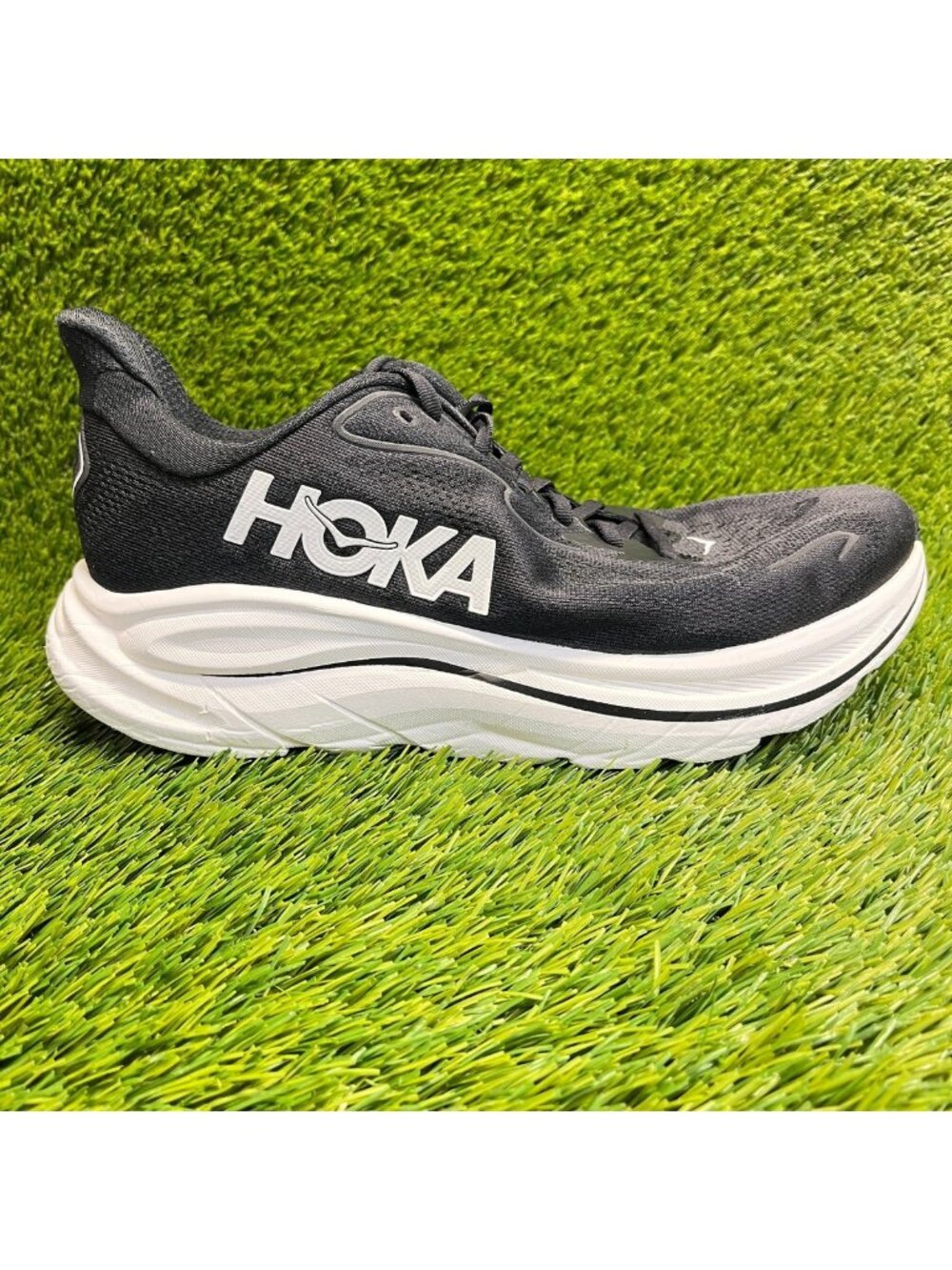 Hoka One One Clifton 10 Mens Size 10 Black White Running Walking Shoes Sneakers